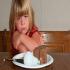 Расстройство PICA: девочка ест кирпичи и палки