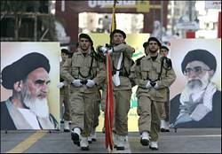 İran Devrim Muhafızları: İran'ı Mütecavize Mezar Ederiz