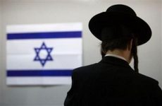 Siyonist Yahudi Filistin'liyi Vurdu