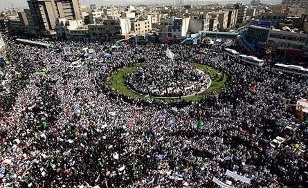 تظاهرات مردم تهران در اعتراض به اهانت به قرآن کريم در آمريکا