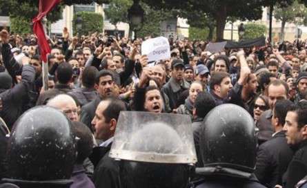 صحنه اي از درگيري هاي روزهاي گذشته در تونس
