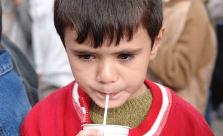 توزیع شیر در مدارس