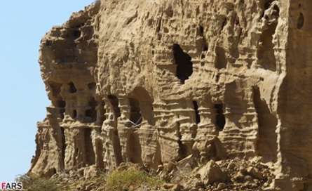 کوه های تاریخی شهبازبند در روستای تیس/ چابهار