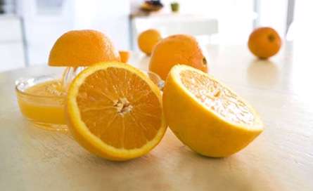 پرتقال و آب آن
