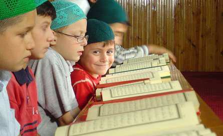 عواملی که کودک به سوی قرآن جذب می کند
