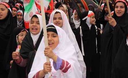 راهپیمایی عفاف و حجاب دانش آموزان دختر محجبه استان اصفهان برگزار شد 