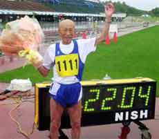 مرد 95 ساله ژاپنی رکورد دو صدمتر پیرمردها را شکست