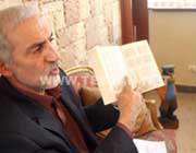 دادکان با نشان دادن کتاب فیفا گفت : اینجا نام صفایی فراهانی به عنوان رئیس ذکر شده و نایب رئیس کیومرث هاشمی است 