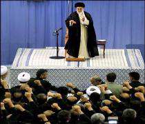 Ayetullah Hamenei: Muhafızlar Ordusu, İslam İnkılabının İzzetidir