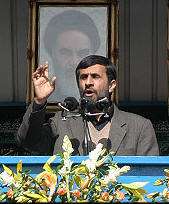 Ahmedinejad: Gerçekten samimiyseniz, önce sizler bombalarınızı imha edin milletler inansın!