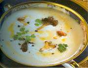 soupe de haricots blancs aux mousserons et chanterelles
