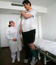 zhao, worlds tallest man 