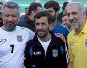 احمدی نژاد در کنار دادکان و علی آبادی