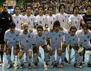 irans national futsal players posing for a photo