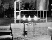 اولین کاربرد اورانیوم در تولید انرژی برای 4 لامپ