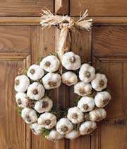 garlic-wreath