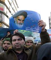 les manifestants dénoncent l’insulte à l’imam khomeyni 