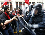 صدامات بين الشرطة ومتظاهرين محتجين بقمة العشرین