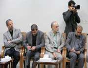 le guide suprême a reçu le président ahmadinejad et les membres de son cabinet