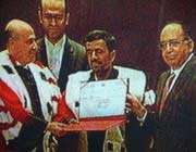 ahmadinejad reçoit un doctorat honoris causa d’une université libanaise 