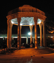 مقبرة حافظ  في شيراز