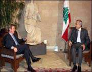 وزير الخارجية الفرنسي برنار كوشنير في زيارته الى لبنان.