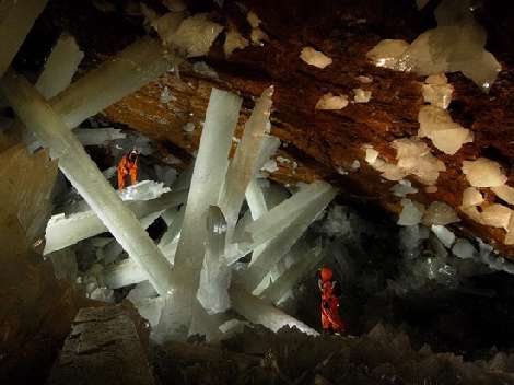 20110116182631500 crystal cave 11 شیشه ای ترین غار دنیا! + عكس