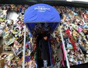 le beach garbage hotel