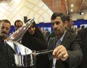 le président ahmadinejad visite l’exposition consacrée aux réalisations technologiques stratégiques 