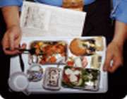 почему привычная еда в самолёте имеет совершенно другой вкус ?