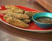 almond parmesan chicken tenders with sauce