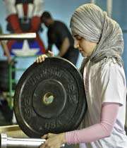 زن مسلمان -وزنه‌برداري