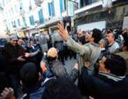 tunuslular arabistan ve katarı protesto etti