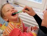تمیز کردن دندان کودک