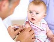 تزریق واکسن به نوزاد