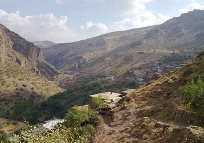 روستای قلعه چشمه 