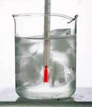گاهي آب گرم زودتر از آب سرد يخ مي زند