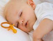 bebeklerde uyku düzeni nasıl sağlanır?