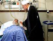 le président rouhani a rendu visite à l’ayatollãh khãmenei après son opération chirurgicale 	