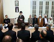 le guide suprême a reçu les commandants et les responsables de la marine iranienne
