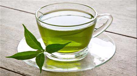 الشاى الأخضر يحد من رائحة الفم الكريهة ويعزز صحة الأسنان واللثة