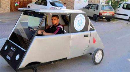 فلسطينيان يبتكران سيارة شمسية لكسر الحصار الإسرائيلي