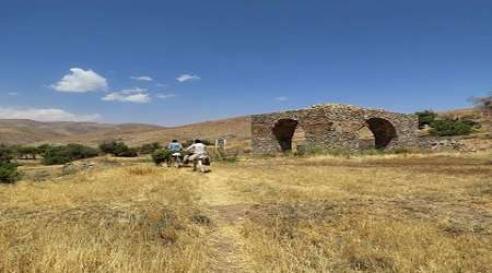 در کشاکش دره قاهان قم