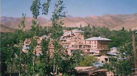 در کشاکش دره قاهان قم