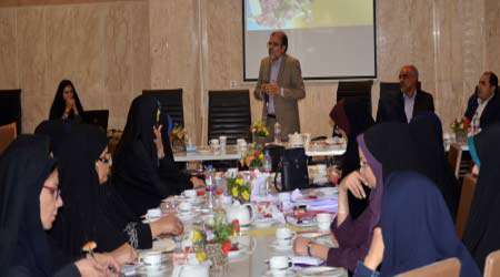 مدیران بايد ازتوانايي تحلیلگري و رهبری آموزشی تربيتی برخوردار باشد