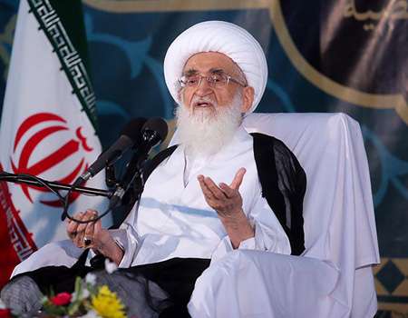 حوزه و طلاب باید انقلابی بمانند