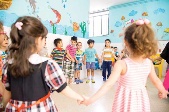 کودکتان از در و دیوار بالا میرود؟ شاید مبتلا به این اختلال است!