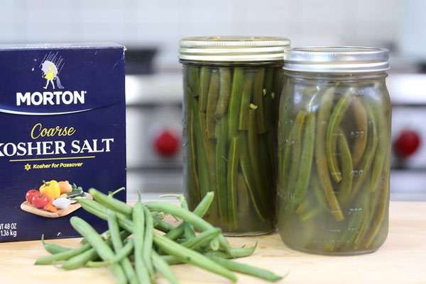 آشنایی با روش تهیه‌ی ترشی لوبیا سبز فوری