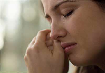 چرا بی دلیل گریه می کنیم؟