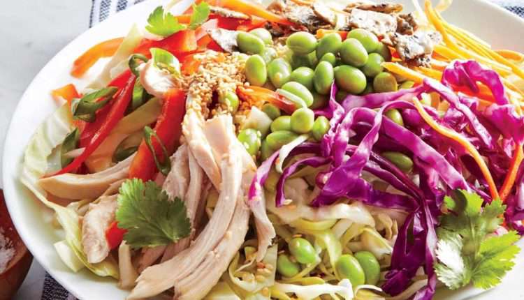 طرز تهیه سالاد مرغ و سبزیجات؛ سالادی کم‌کربوهیدرات و رژیمی